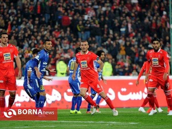 دیدار تیم های فوتبال پرسپولیس - استقلال خوزستان