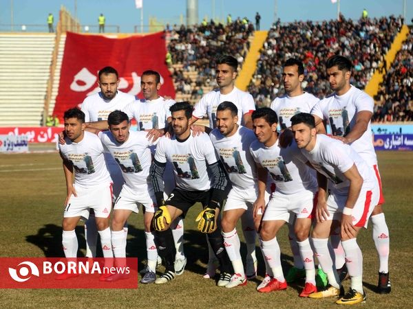 دیدار تیم های استقلال تهران و پدیده مشهد