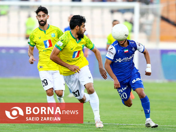 دیدار تیم های استقلال تهران - صنعت نفت آبادان