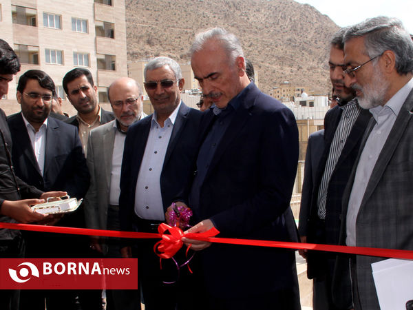 افتتاح پروژه های هفته دولت با حضور معاون وزیر راه و شهرسازی در شهر صدرا