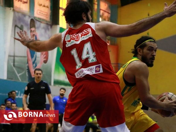 دیدار تیم های بسکتبال پالایش نفت آبادان و مهرام