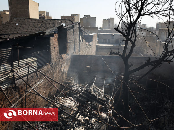 آتش سوزی انبار پنبه در خیابان مولوی تهران