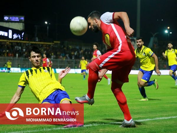 دیدار تیم های فوتبال نفت مسجدسلیمان - پرسپولیس