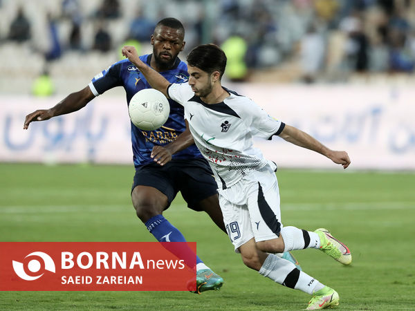 دیدار تیم های قوتبال استقلا ل۰ پیکان