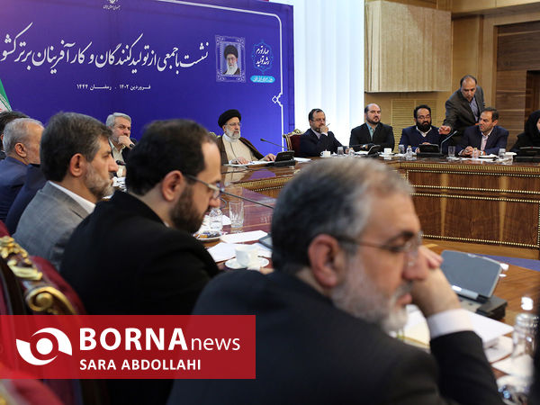 دیدار جمعی از تولیدکنندگان و کارآفرینان با رئیس جمهوری