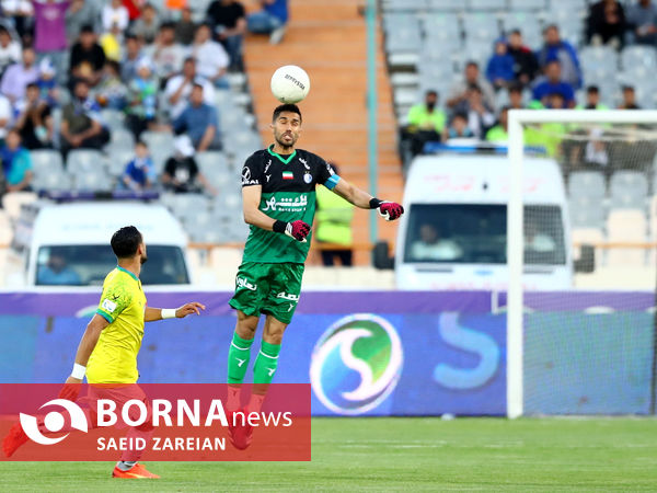 دیدار تیم های استقلال تهران - صنعت نفت آبادان