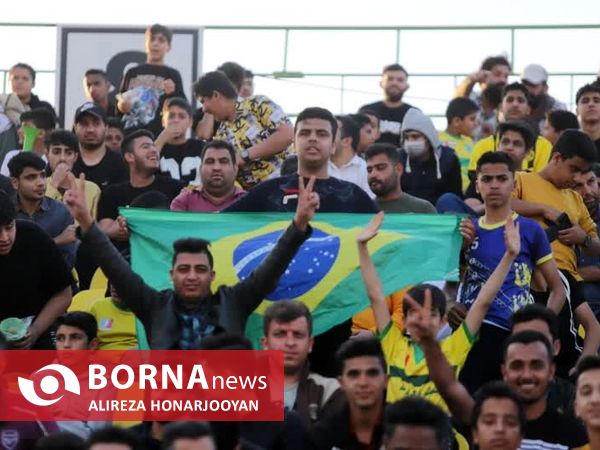 در حاشیه دیدار تیم های فوتبال صنعت نفت  - تراکتور