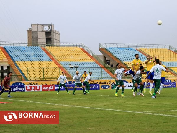 دیدار تیم های فوتبال صنعت نفت - آلومینیوم