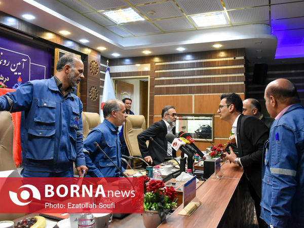 آیین رونمایی کاتالیست ساخت ایران( واحد RFCC )