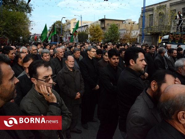 تجمع بزرگ عزاداران حسینی در میدان انقلاب ارومیه