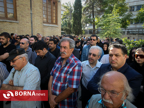 تشییع پیکر مرحوم ایرج کریمی