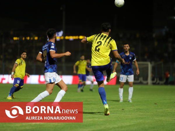 دیدار تیم های فوتبال نفت مسجدسلیمان - استقلال (2)