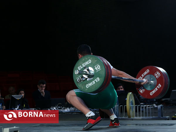 رقابت های وزنه برداری جام فجر