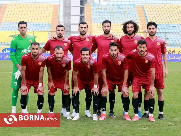 دیدار تیم های فوتبال صنعت نفت - پدیده