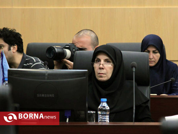 حاشیه های نشست خبری وزیر صنعت، معدن و تجارت