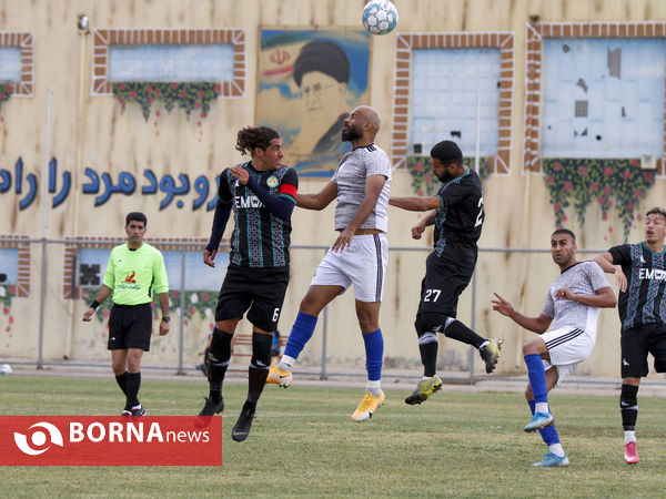 دیدار تیم های قشقایی شیراز و استقلال ملاثانی