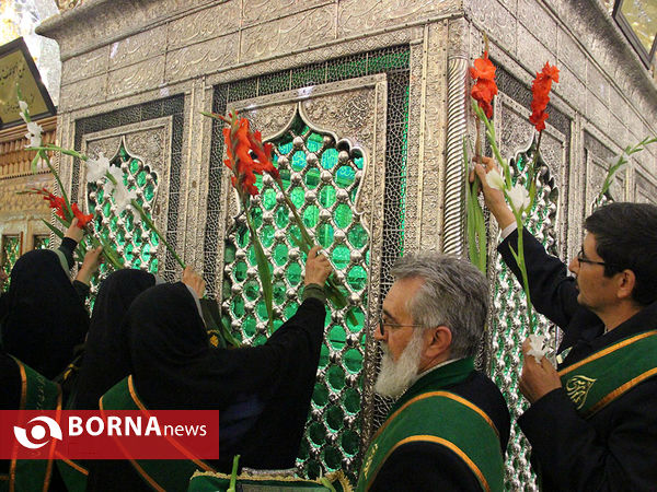 نقاره زنی و گلباران درشاهچراغ(ع)