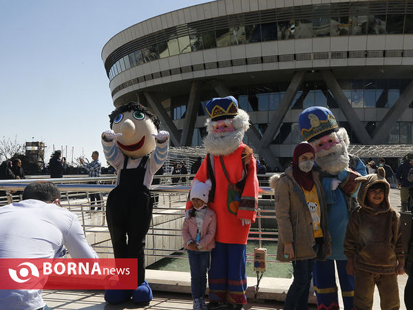 بازدید نوروزی مسافرین از برج میلاد