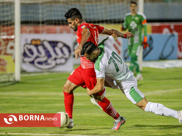 دیدار تیم های فوتبال آلومینیوم اراک-تراکتور سازی تبریز