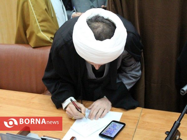 نشست  علماء و روحانیون استان گیلان با معاون پارلمانی رئیس جمهور