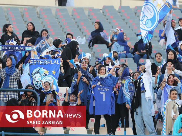 دیدار تیم های قوتبال استقلا ل۰ پیکان