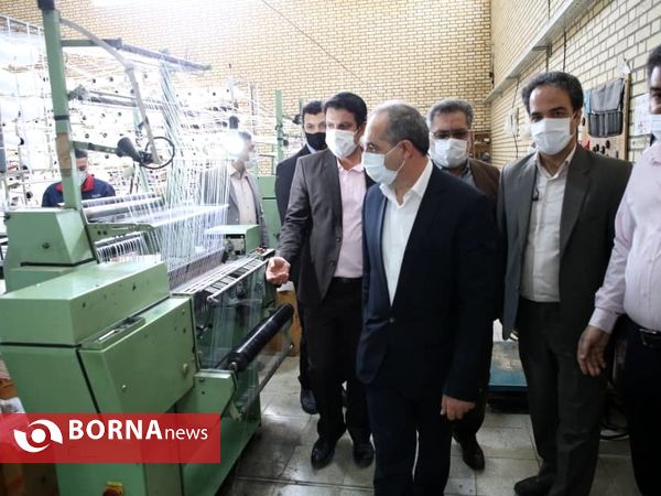 بازدید استاندار قم از واحد تولید ماسک