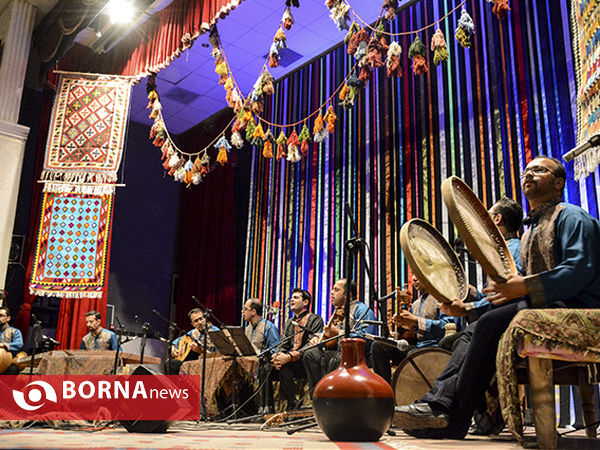 کنسرت گروه موسیقی سنتی "ایراهستان" در لارستان