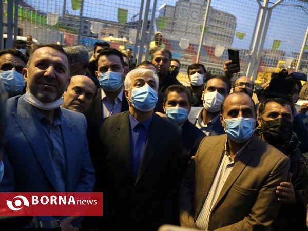 بازدید وزیر ورزش از استادیوم نساجی قائمشهر