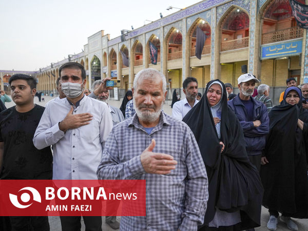 آیین لاله گردانی در حرم مطهر شاهچراغ(ع) به یاد شهدای ترور ۴ آبان