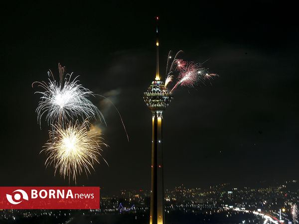 نورافشانی  تهران در شب ۲۲ بهمن