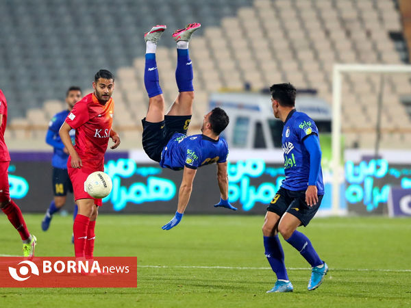 دیدار تیم های فوتبال استقلال - فولاد