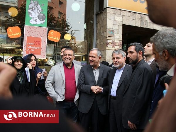 کتابگردی احمد مسجد جامعی