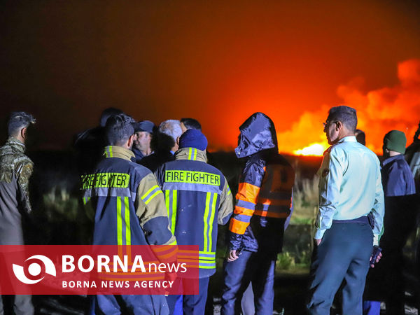 حضور عوامل اجرایی و مسیولین ارشد استان مرکزی در عملیات اطفای حریق تالاب میقان