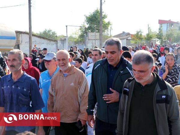 پیاده روی خانوادگی ایرانیان