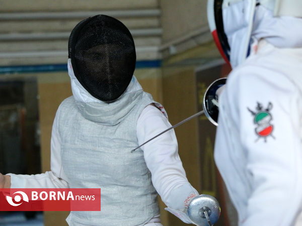 تمرینات بانوان شمشیرباز آذربایجان‌غربی برای حضور در انتخابی المپیک