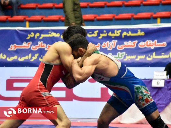 روز نخست رقابت های کشتی آزاد قهرمانی کشور