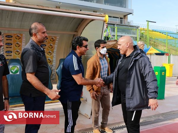 در حاشیه دیدار تیم های فوتبال صنعت نفت - شمس آذر قزوین