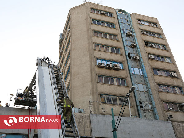 آتش سوزی مجتمع تجاری مهستان