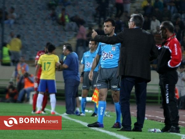 دیدار تیم های فوتبال پرسپولیس- صنعت نفت آبادان