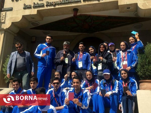 حضور ورزشکاران پای صندوق اخذ رای در باکو