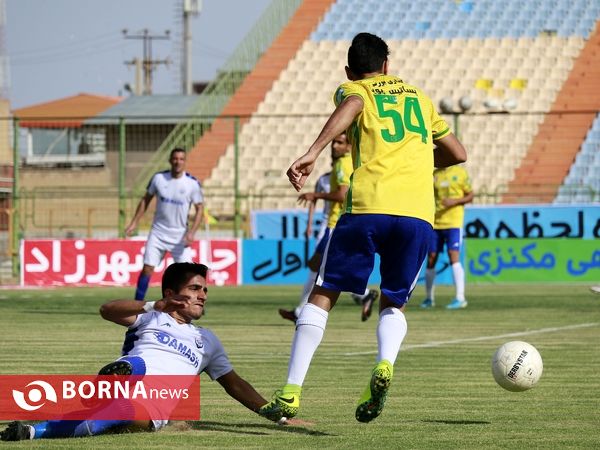 دیدار تیم های فوتبال صنعت نفت آبادان - داماش پارسه تهران