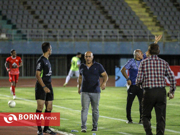 دیدار تیم های فوتبال آلومینیوم اراک-تراکتور سازی تبریز