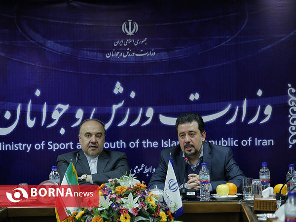 نشست وزیر ورزش و جوانان با سمن های استان های اردبیل و چهارمهال و بختیاری