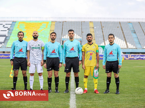 دیدار تیم‌های فوتبال آلومینیوم اراک _ فجر شهید سپاسی شیراز