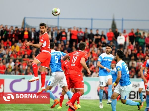دیدار تیم پیکان- پرسپولیس