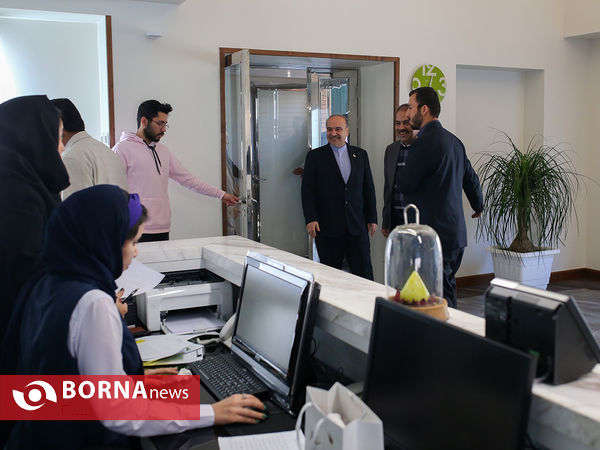بازدید وزیر ورزش و جوانان از باشگاه تنیس آرشا