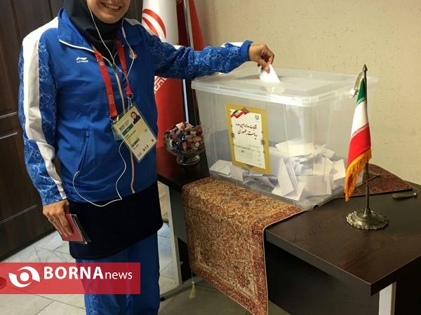 حضور ورزشکاران پای صندوق اخذ رای در باکو