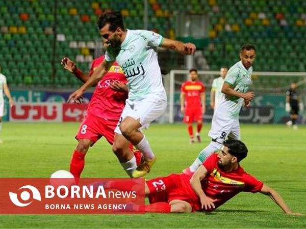 دیدار تیم های فوتبال ذوب آهن اصفهان - فولاد خوزستان
