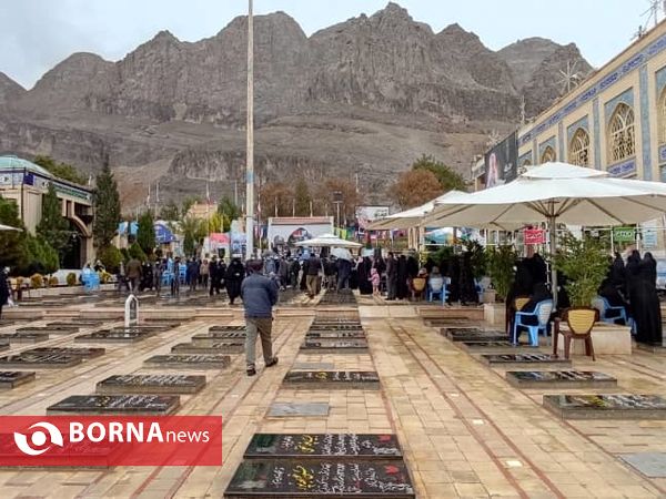 حال و هوای گلزار شهدا شهر کرمان