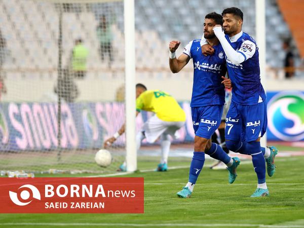 دیدار تیم های استقلال تهران - صنعت نفت آبادان